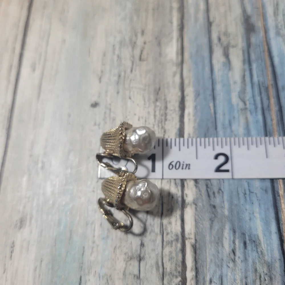 Sarah Coventry Earrings - Picture 7 of 10